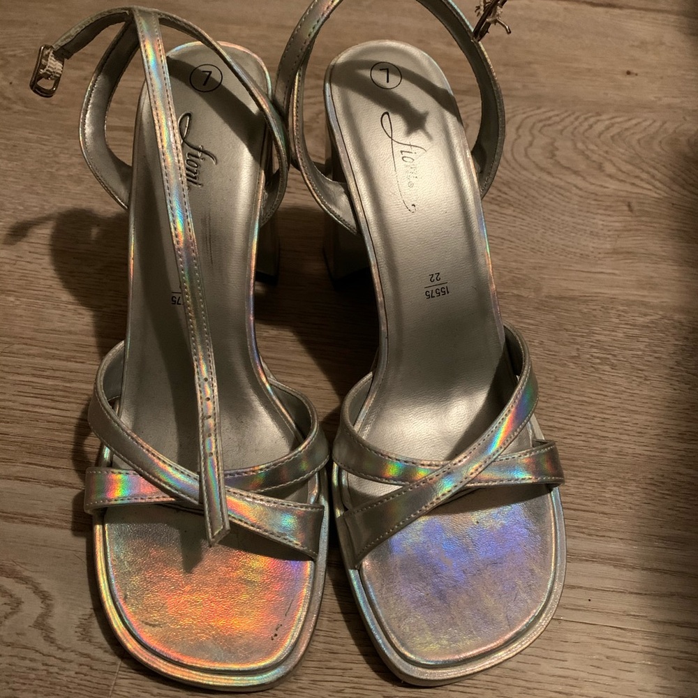 Vintage Y2K Holographic Heels